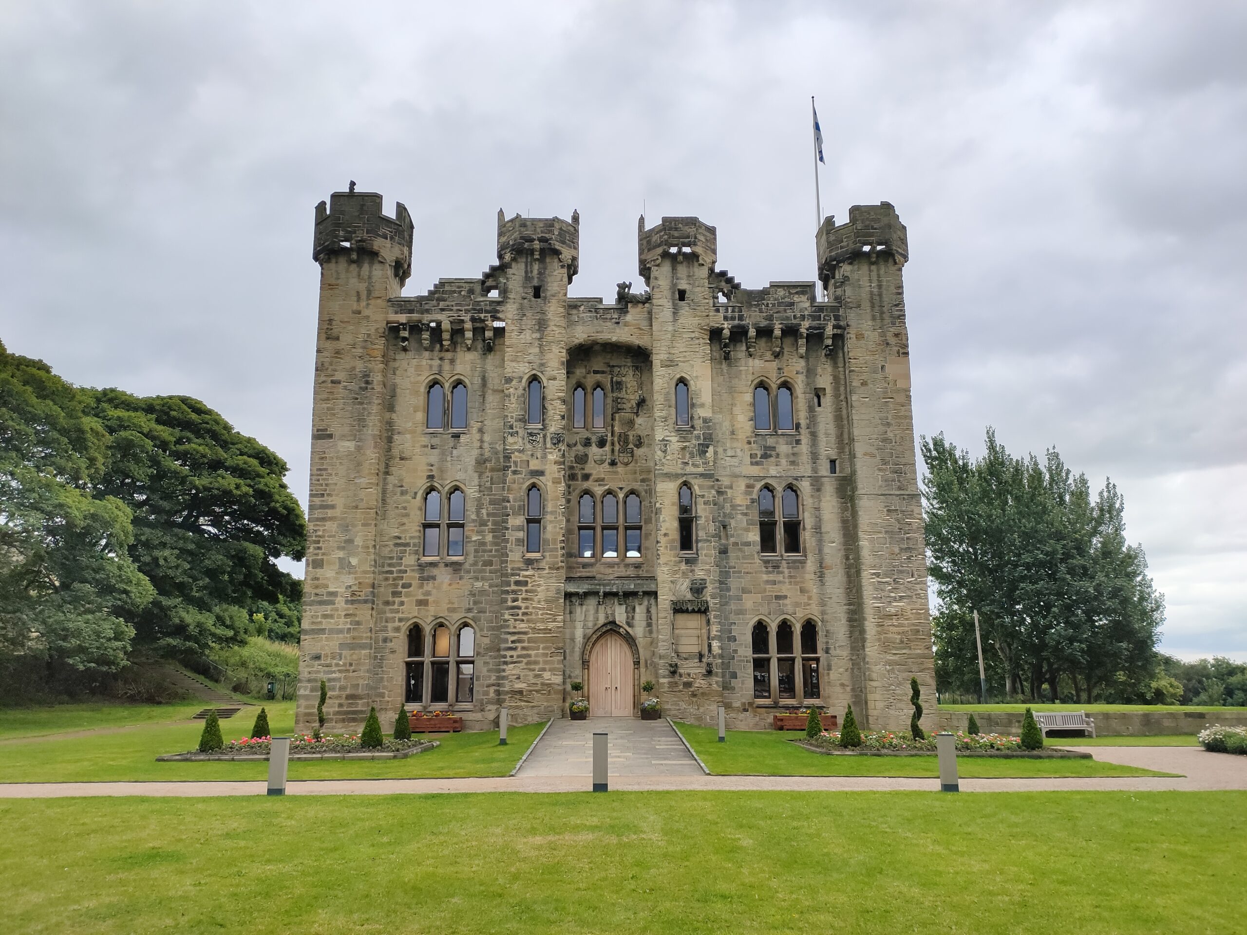 Minibus Hire in Hylton Castle